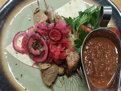 Мини-шашлычки из свинины
