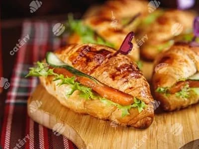 Круассан сливочный с копченым лососем