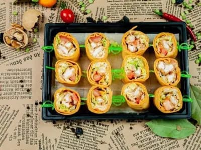 Чикен ролл с сыром и курочкой в мексиканской тортилье
