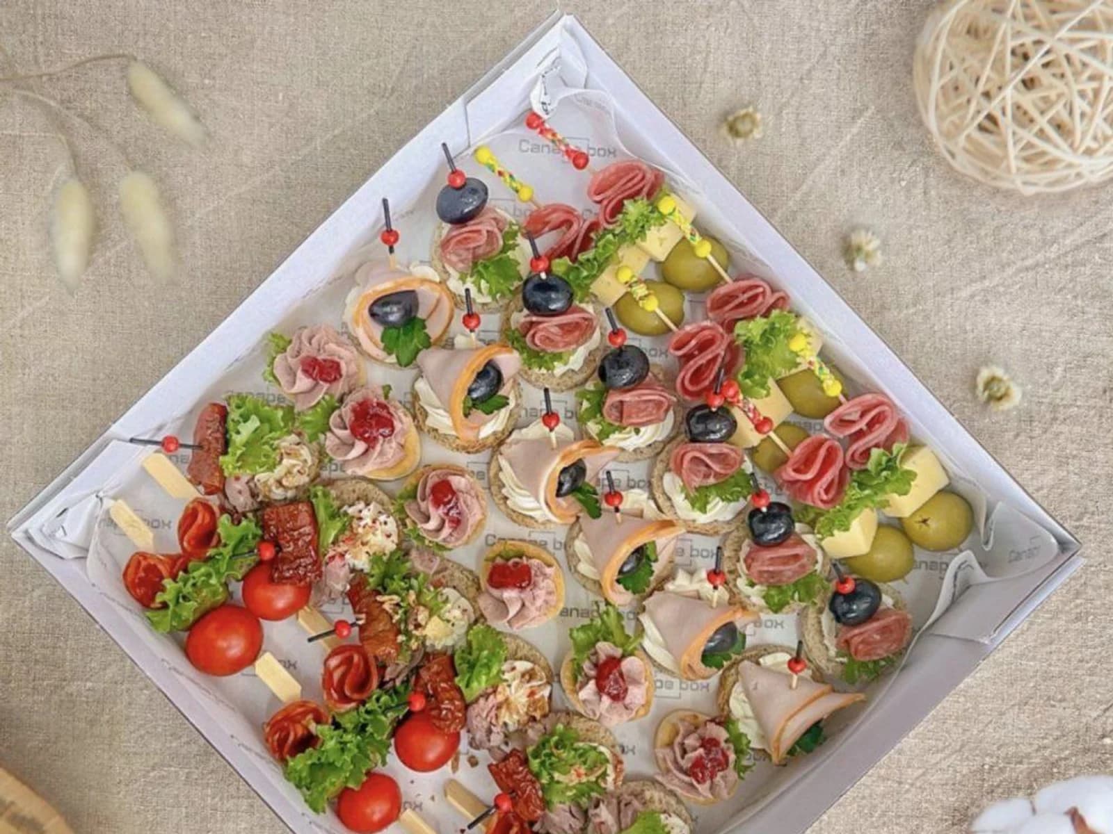 Канапе бокс "Мясной",36 шт.