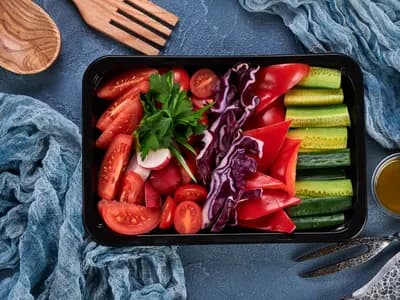 Ассорти из свежих овощей