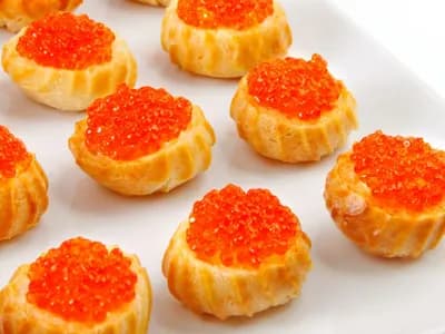 Профитроль с красной икрой