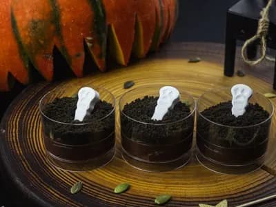 Шоколадный десерт «Костяное восстание» 1 шт.