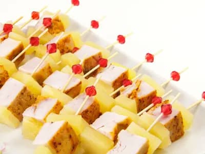 Канапе «Курица с ананасом»