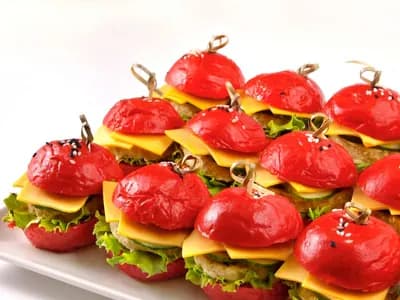 Мини-бургер с куриной котлетой