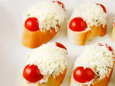 Пинчо с моцареллой и авокадо