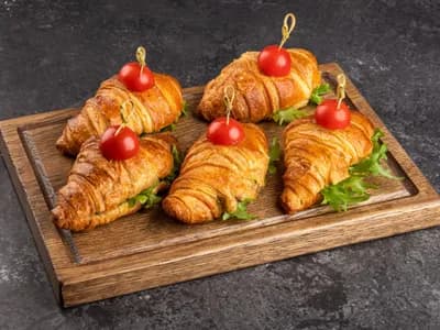 Круассан с  запеченной индейкой