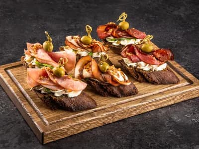 Брускетта Мясная