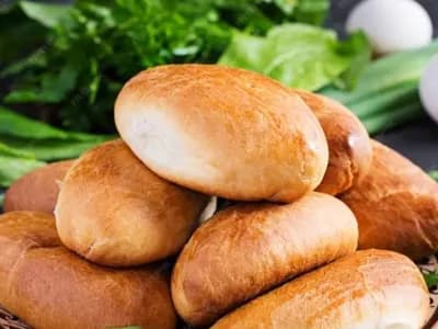Пирожки с луком и яйцом