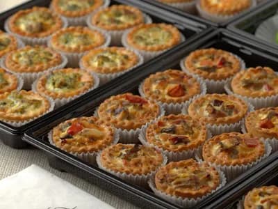 мини-киш с индейкой и овощами