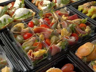 Пармская ветчина с артишоком и гигантским каперсом