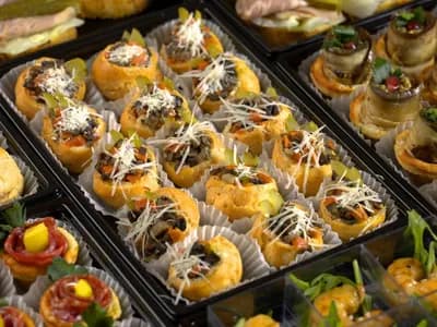 Профитроли с грибной икрой