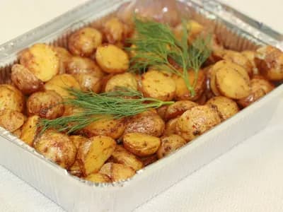 Картофельные дольки, запеченные со сладкой паприкой