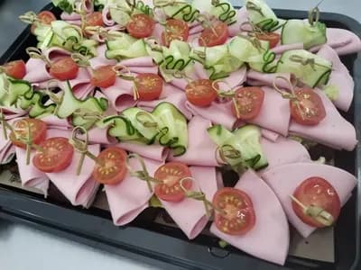 Канапе студенческое на черном хлебушке(20шт)