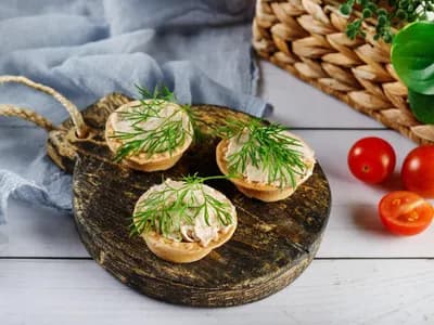 Тарталетка с риетом из тунца 10 штук