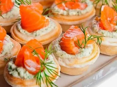 Тарталетки с лососем и сливочным сыром 10 штук