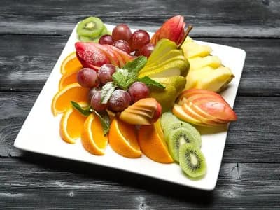 Плато из сезонных фруктов 1 кг