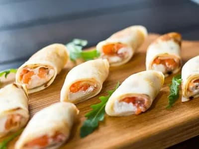 Блинчики с лососем и сливочным сыром