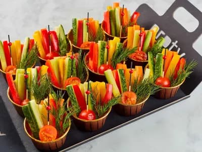 Крудите с соусом блю-чиз