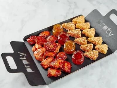 Теплые закуски с крылышками и сулугуни