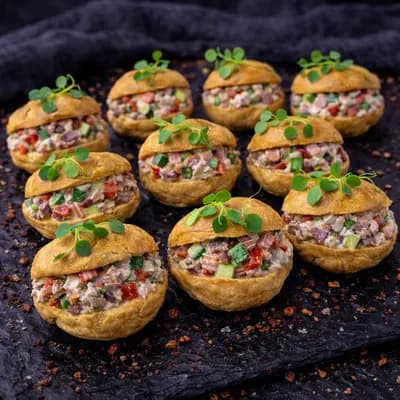 Профитроли с варёно-копчёной говядиной и свежими овощами, 35 г