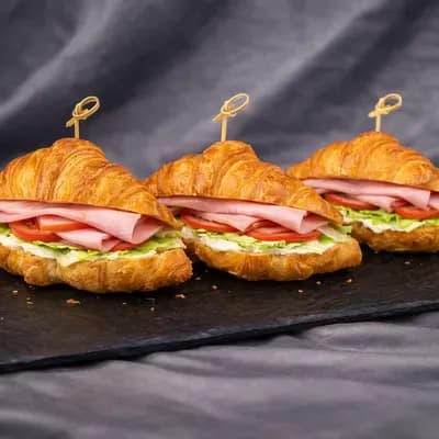 Круассан с ветчиной и сырным кремом (115 г)