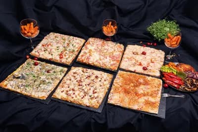 Праздничный набор "Мы ❤ МясПиццу" - менее 1000 руб на человека!