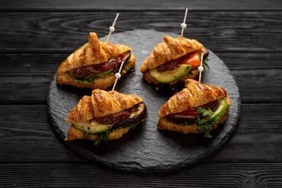 Мини круассаны с овощами гриль 10 шт.