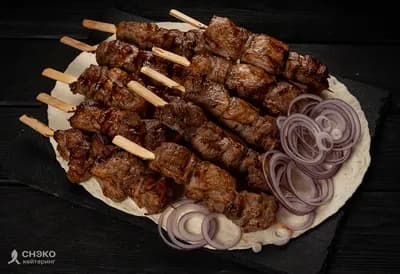Шашлык из говяжьей вырезки в перечной глазури (10 шпажек)
