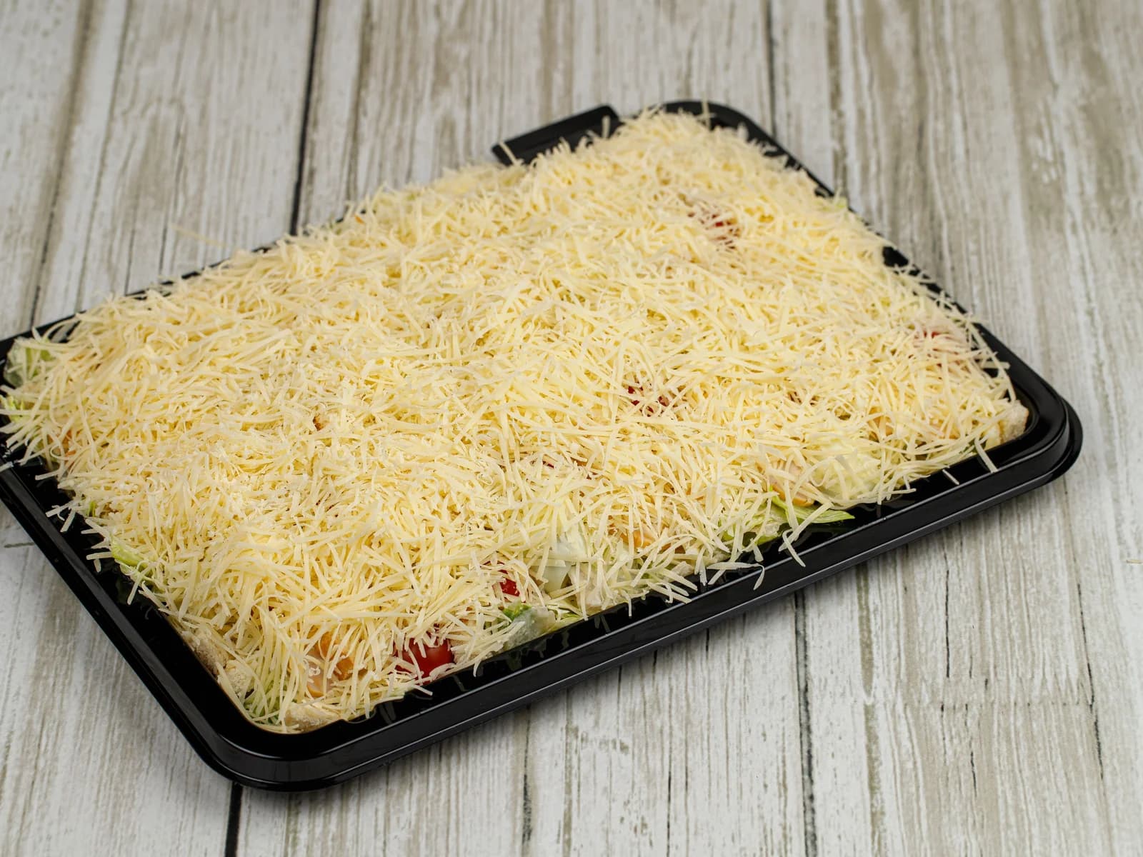 Платтер салат «Цезарь» с копченой куриной грудкой