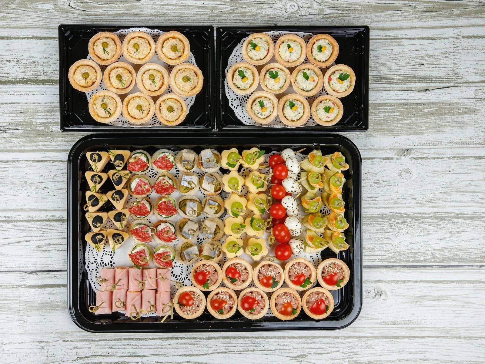 Фуршетный сет из 100 закусок