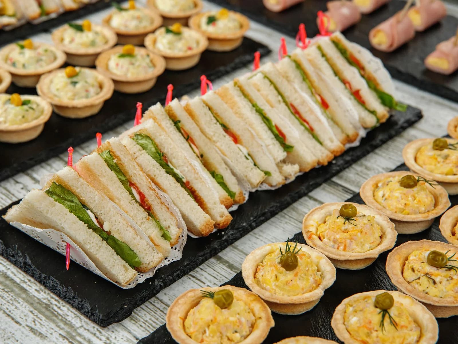 Мини сэндвич с копчёной куриной грудкой 45гр.