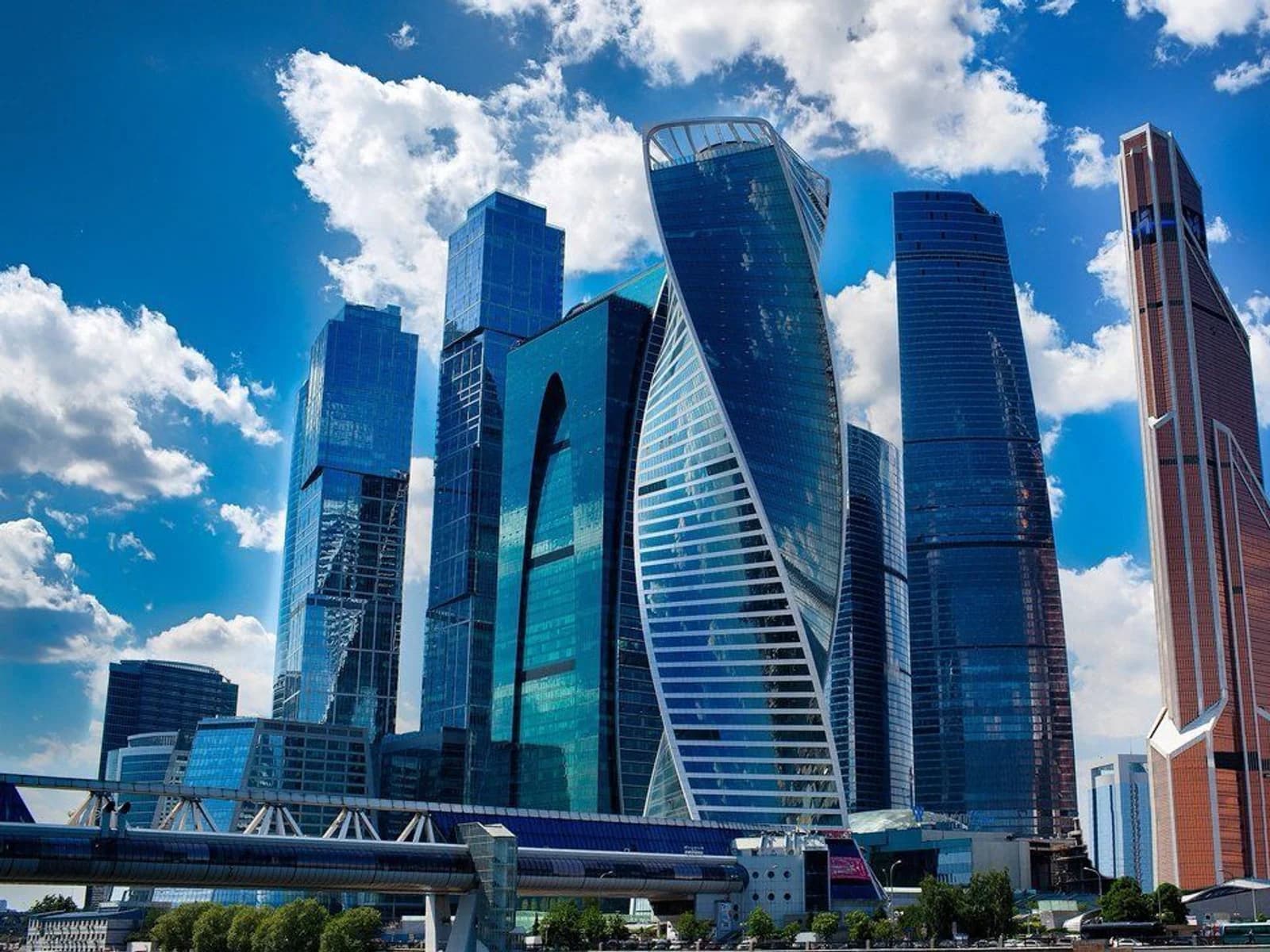 Въезд на территорию СИТИ