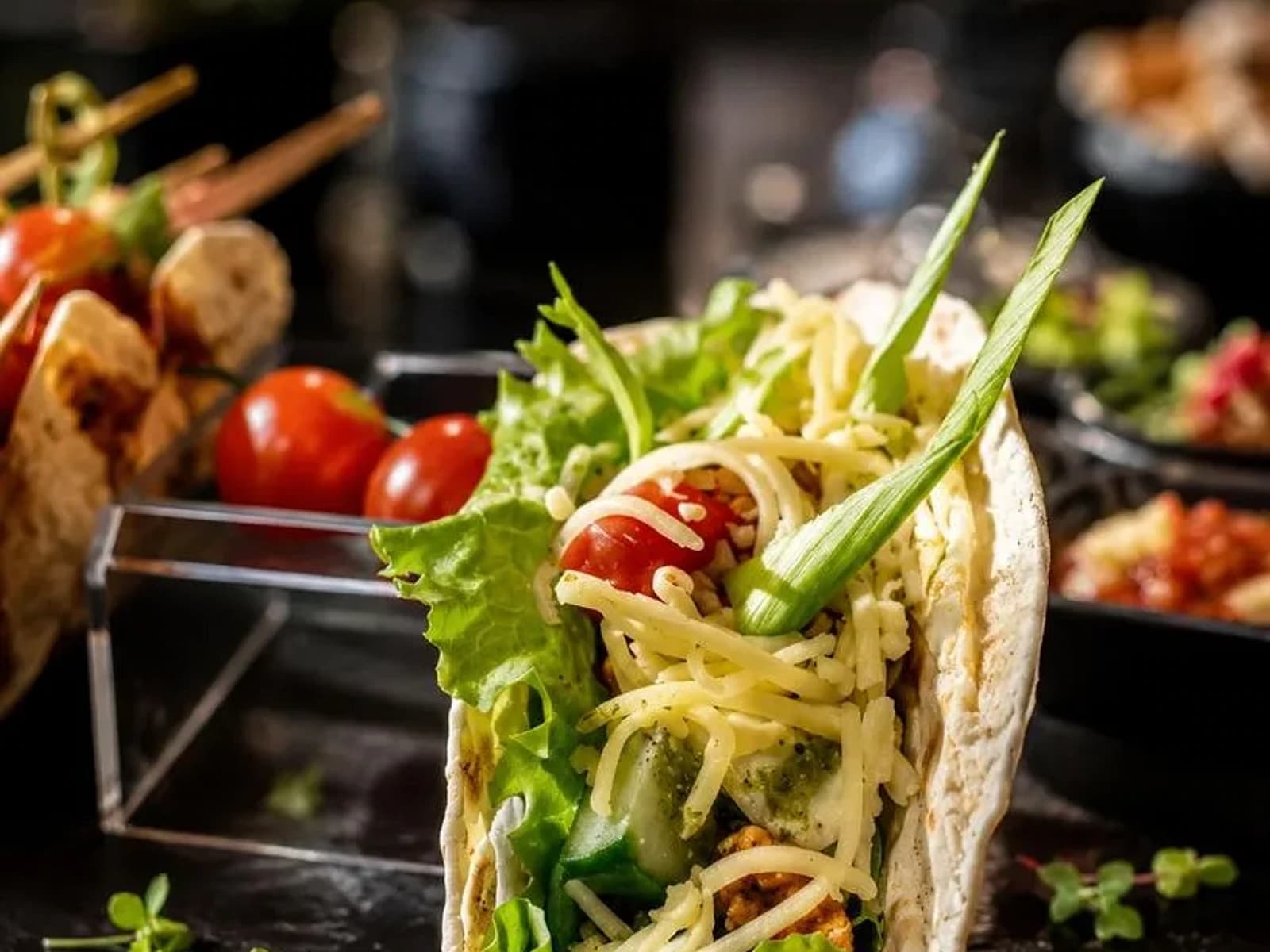 Мини тако с курочкой Песто